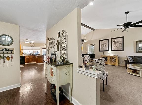 4th image of 7916 Hook Dr