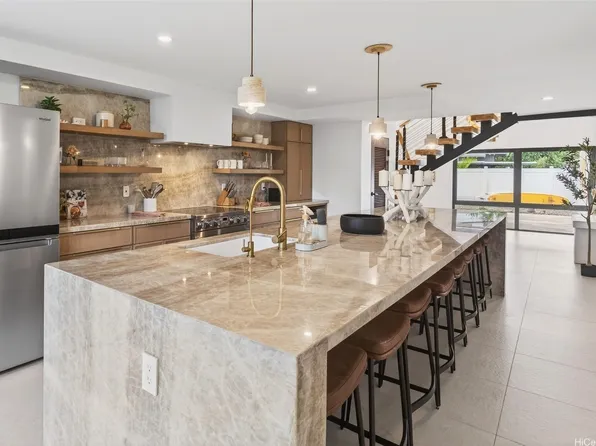 125 N Kalaheo Ave, Kailua, HI 96734