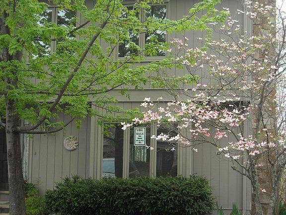 4th image of 3549 Londonderry Ln SW