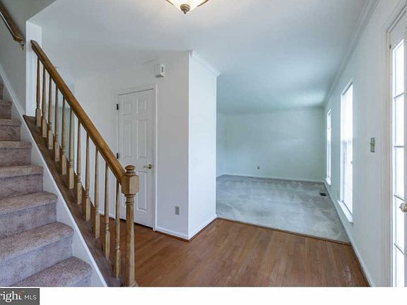 3rd image of 469 Greenwood Dr