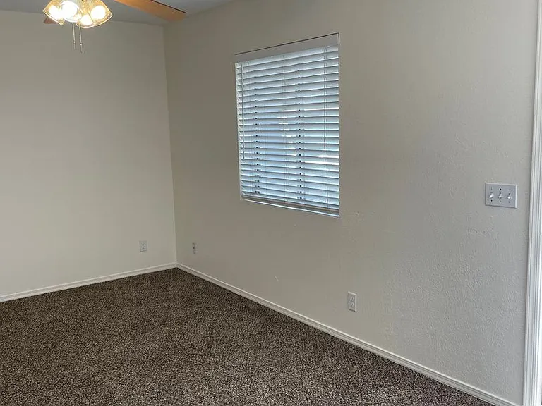 2444 Hummingbird Ln — Photo 12