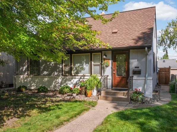 2027 Thure Ave, Saint Paul, MN 55116
