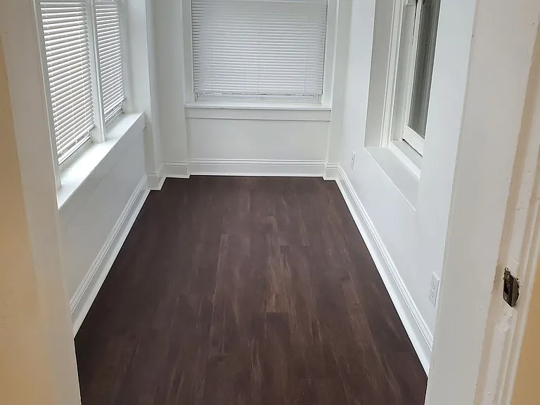 1007 N Lavergne Ave — Photo 5