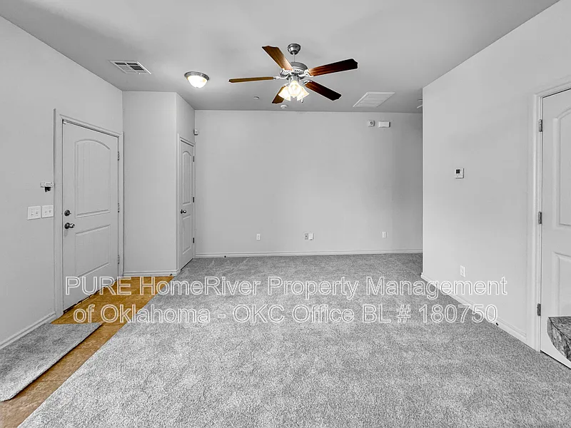 1 bed, 1.0 bath, 869 sqft, $1,300 — Photo 4