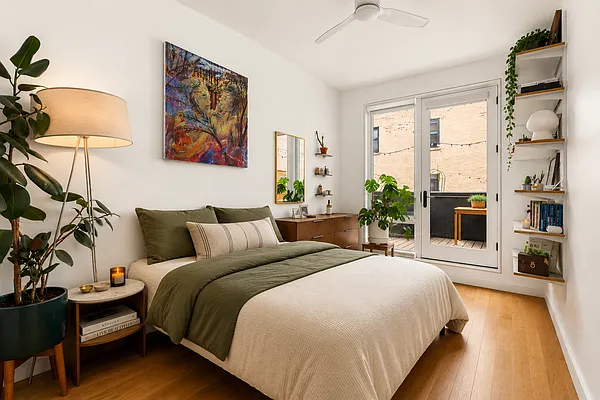 Bedroom, photo 2