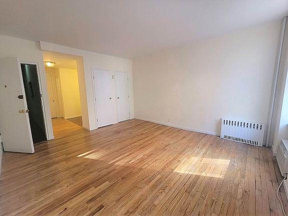 3rd image of 420 E 78th St #2Z
