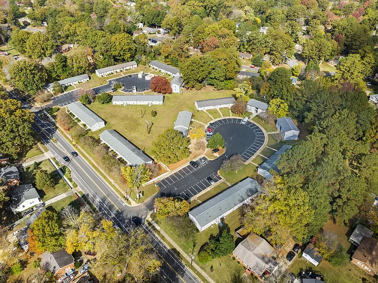 Longview Village Apartments — Photo 6