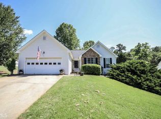 5403 Palmetto Ct, Flowery Branch, GA 30542