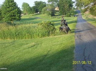 6771 N Bellview Rd, Freeport, IL 61032