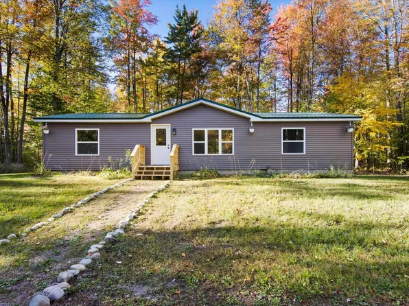 7273 Cadillac Hwy, Benzonia, MI 49616