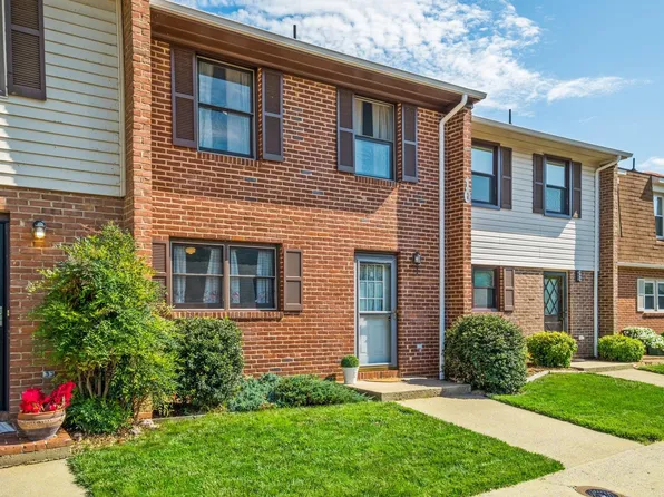 700 Rife Rd APT 10B, Waynesboro, VA 22980