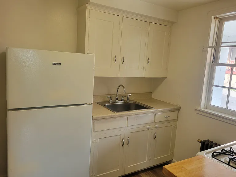 99 Cummins St #2 — Photo 3
