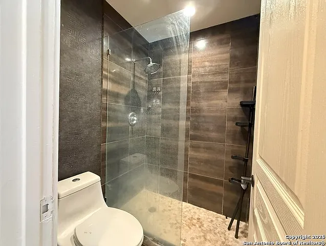 2811 Woodbury St #301 — Photo 22