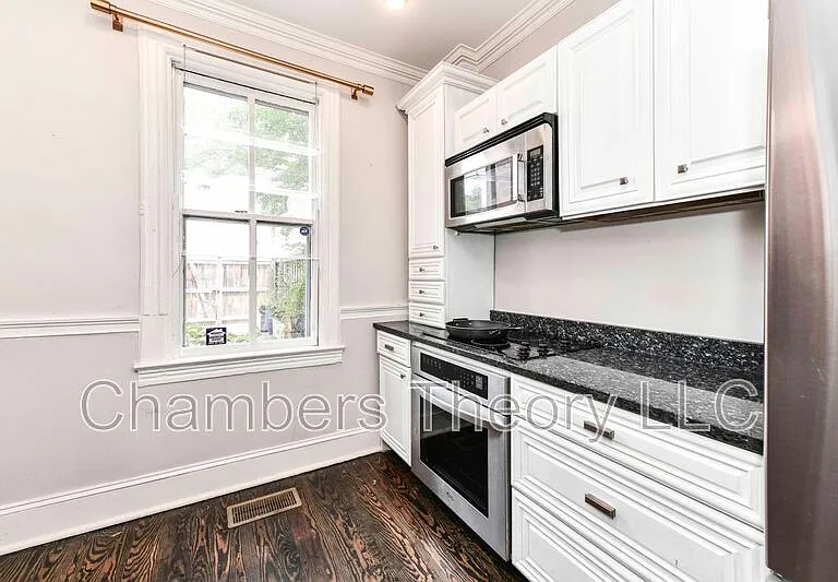 1005 Duke St — Photo 9