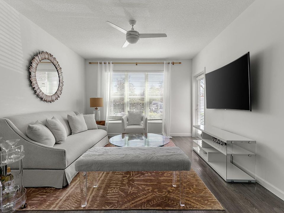 Horizon Wiregrass Ranch - Living Room