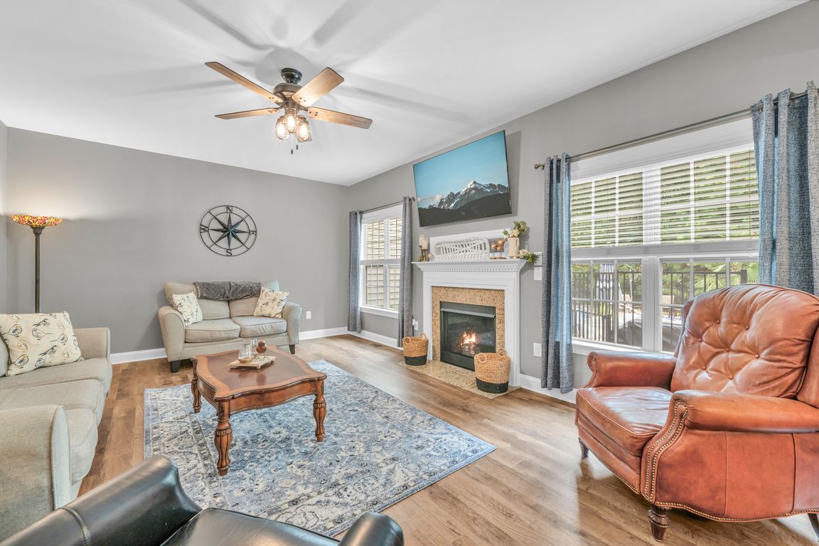 next background image