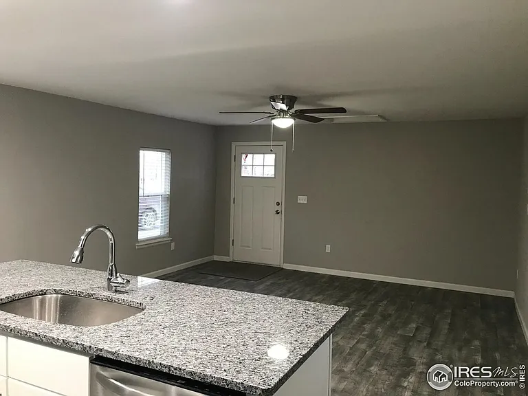 705 N 2nd St — Photo 2