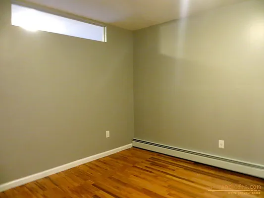 Rented by aptsandlofts.com | media 9