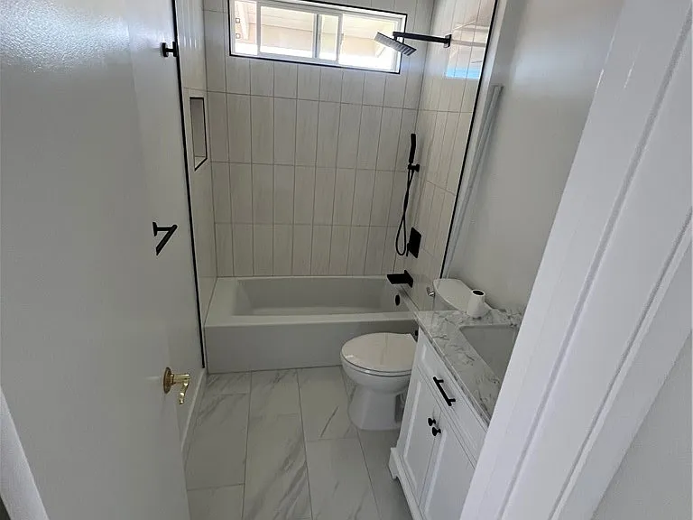 4016 Mesa St — Photo 53