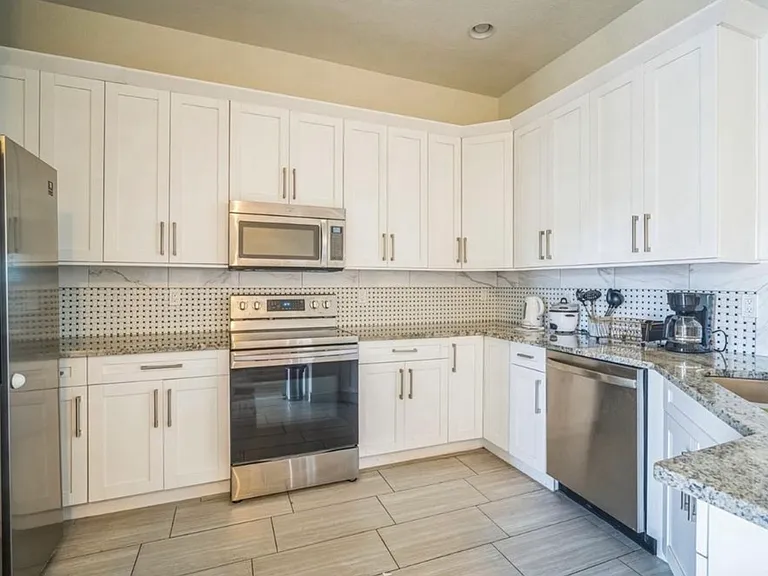 10517 Camelia Dr — Photo 6