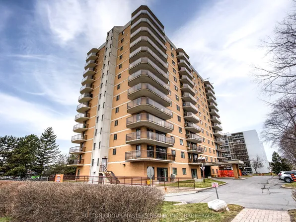 257 Bath Rd #1004, Kingston, ON K7M 7T3