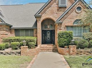 15422 Country Manor Rd, Lindale, TX 75771