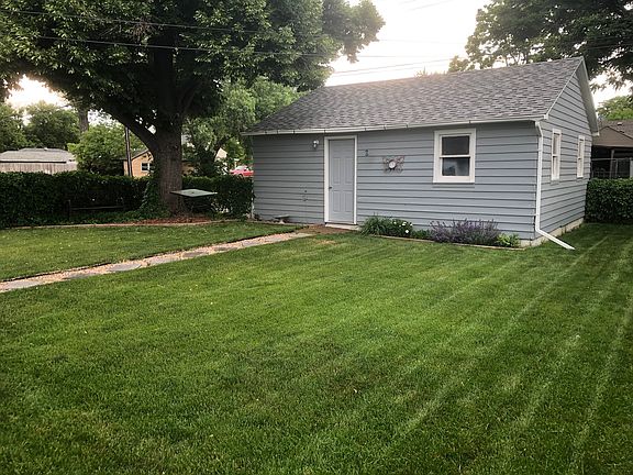 3rd image of 721 W F St