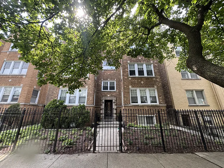 4950 N Christiana Ave #1 — Photo 1