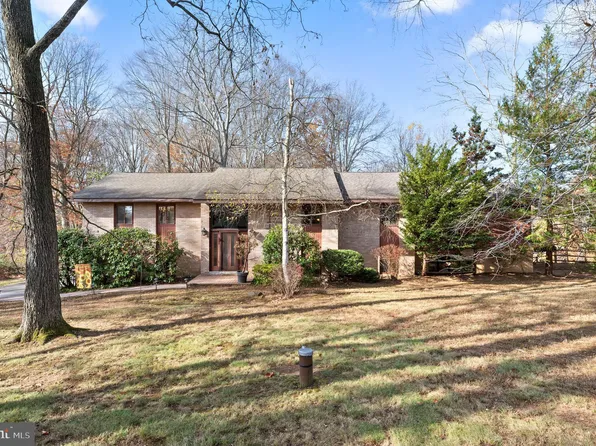 9 Timber Ln, Thornton, PA 19373