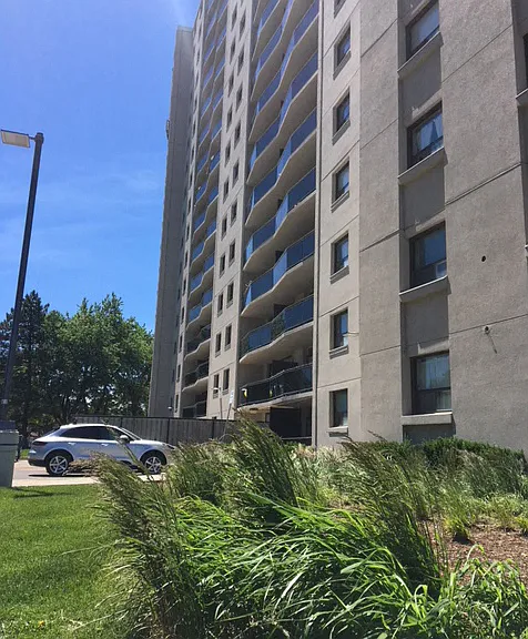 2550 Kingston Rd — Photo 4