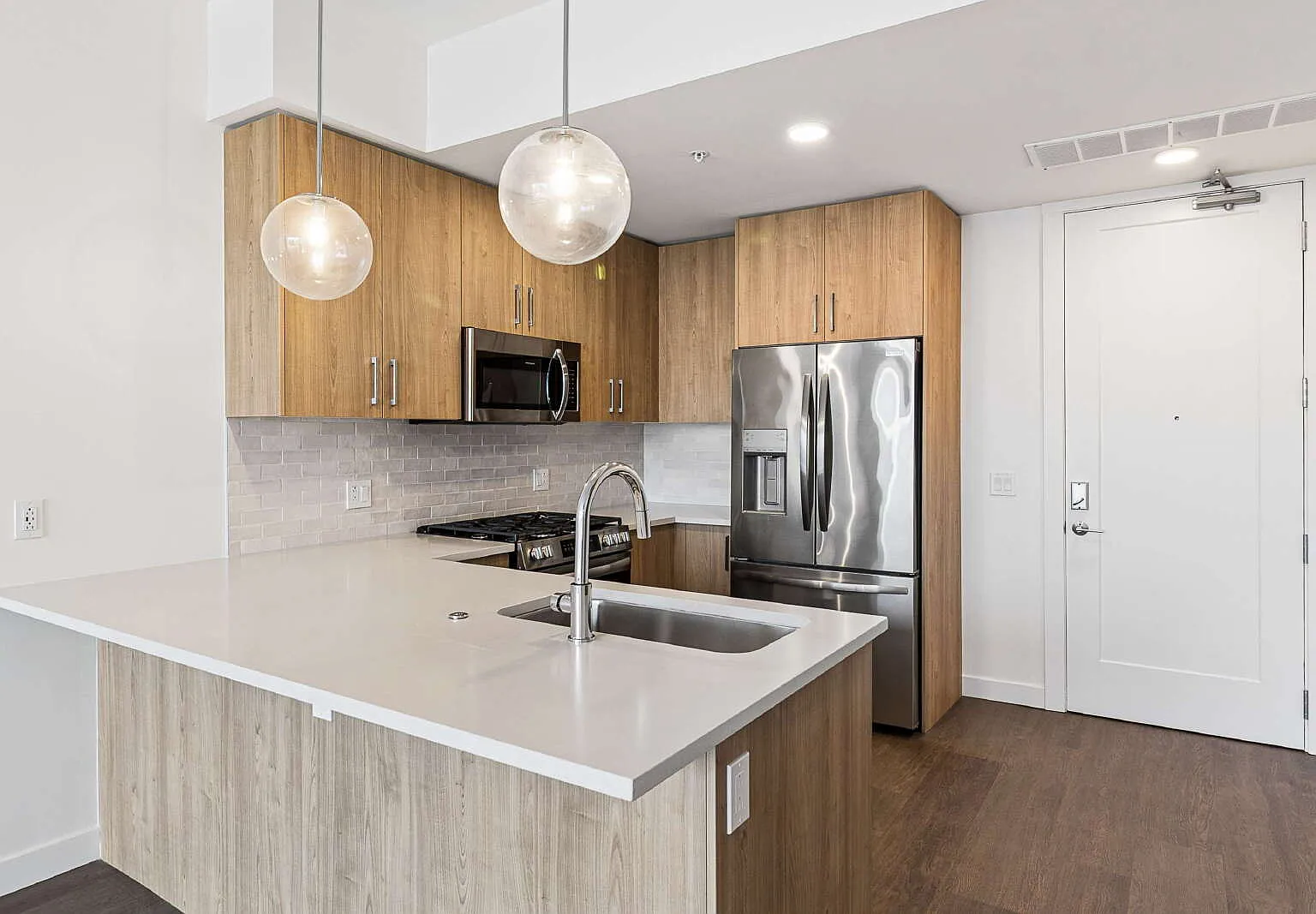 1212 Demonbreun St — Photo 4