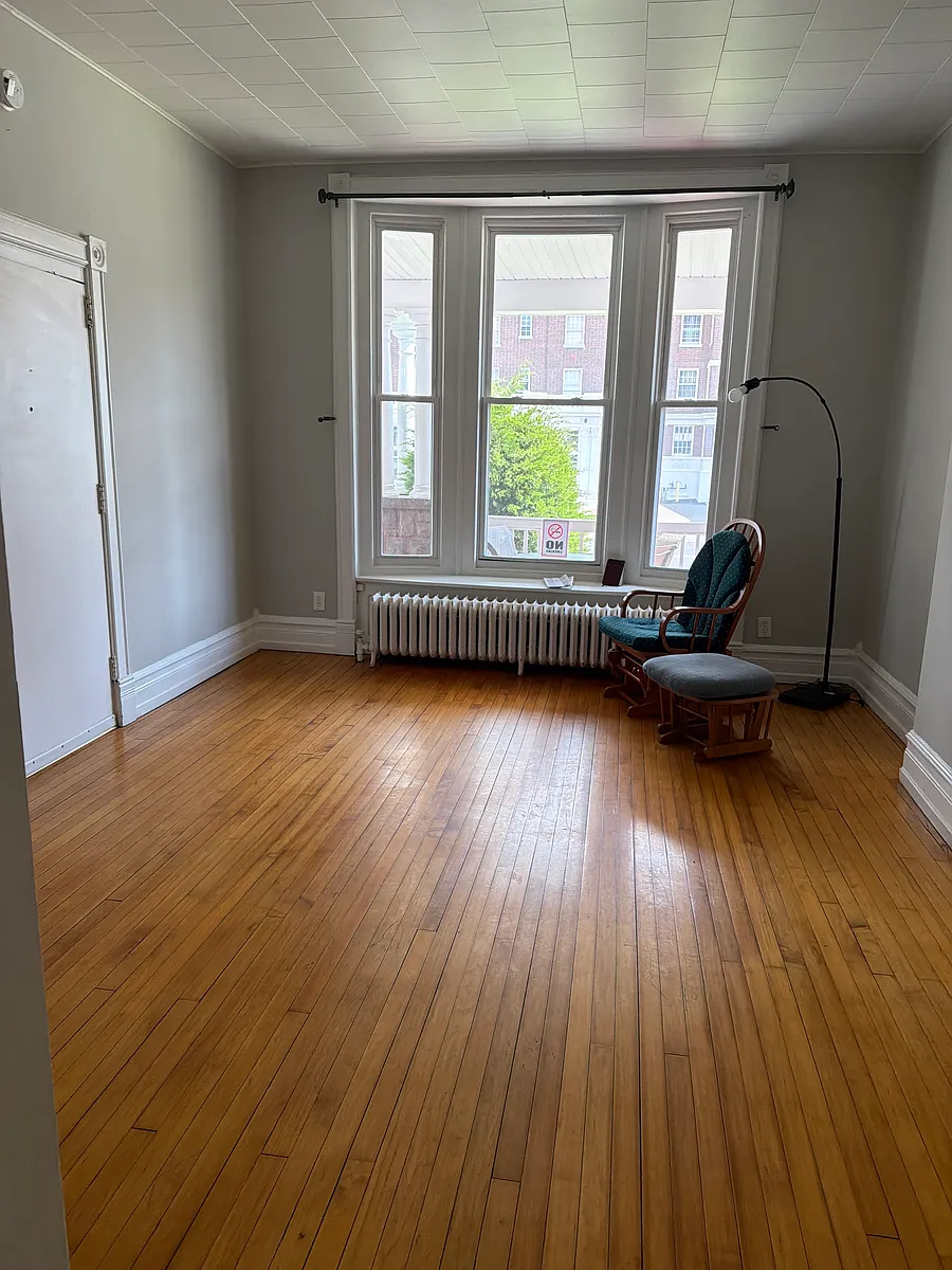 Building Photo - 1437 W Hamilton St #1