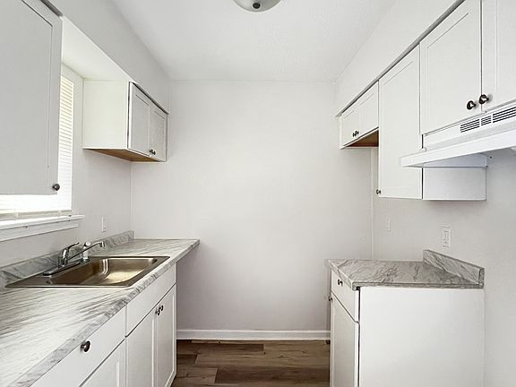 4th image of 2400 Goodwin Ave Building 2