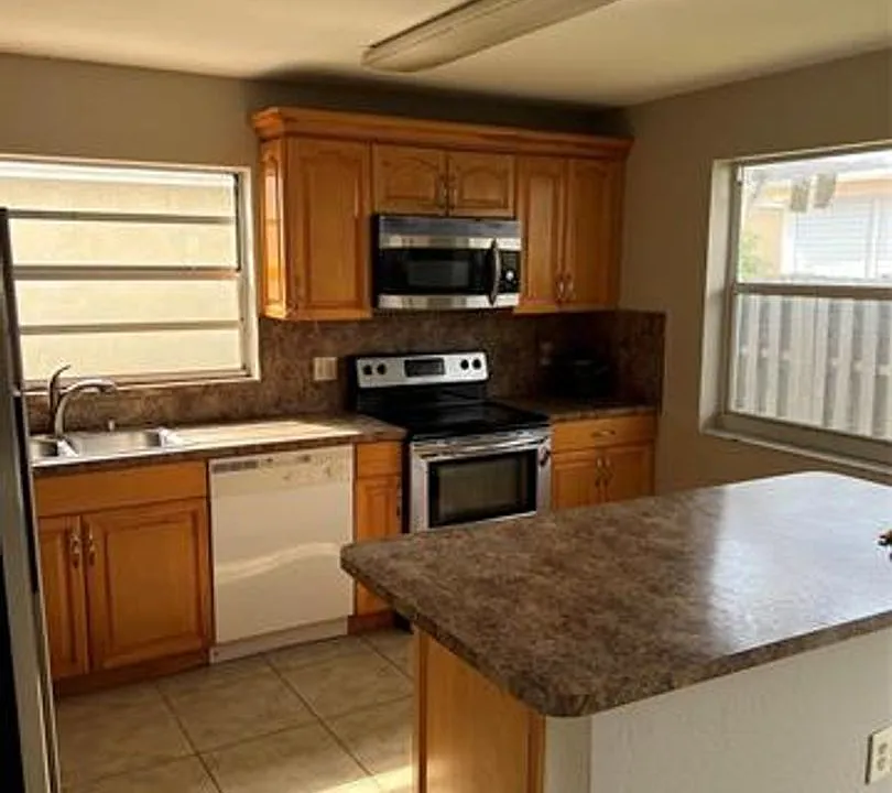 8265 NW 192nd Ter #8265