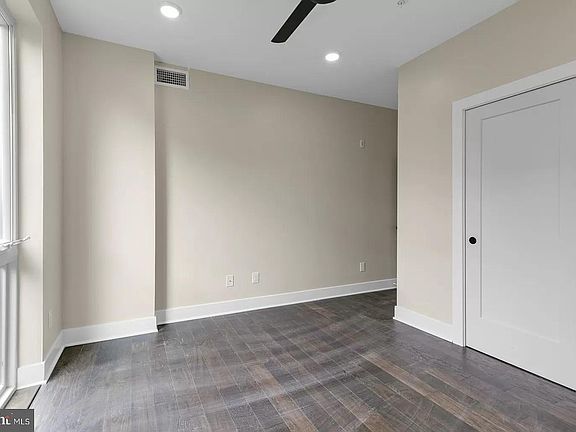 3rd image of 1868 Frankford Ave #404
