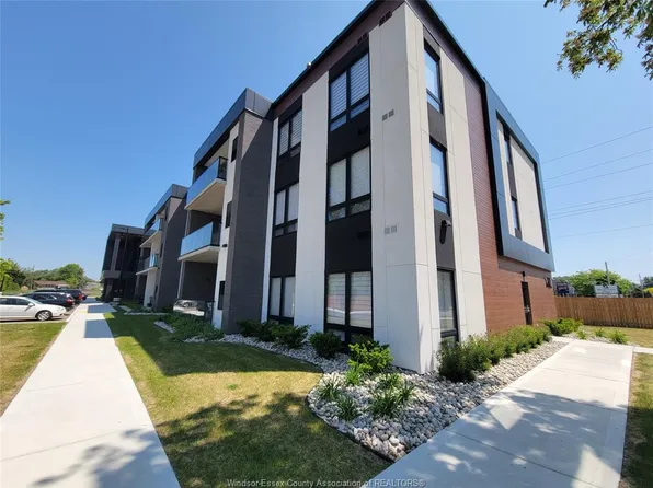 140 Main St E #304, Kingsville, ON N9Y 1A6