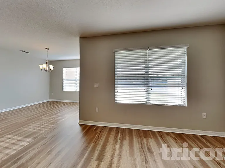 991 Summer Glen Dr — Photo 3