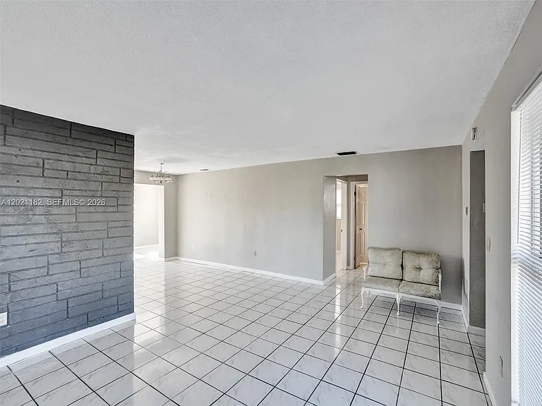 8550 NW 27th Pl — Photo 9