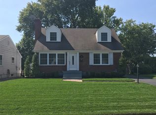 3002 Talisman Rd, Louisville, KY 40220