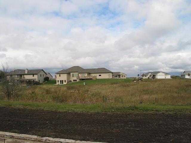 2nd image of 17 Albert Dr