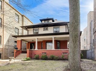 7015 N Sheridan Rd, Chicago, IL 60626