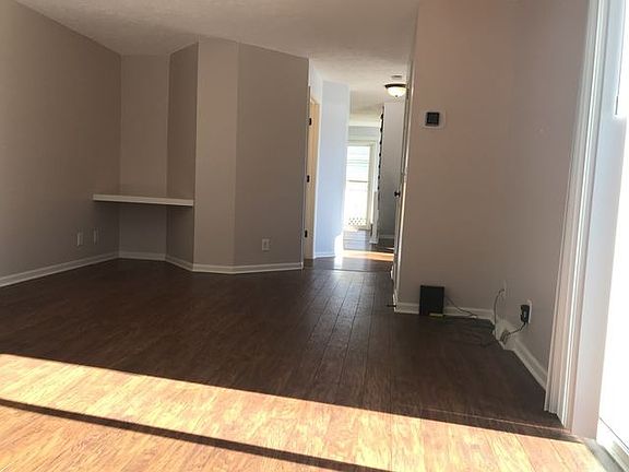 4th image of 221 Wethington Dr