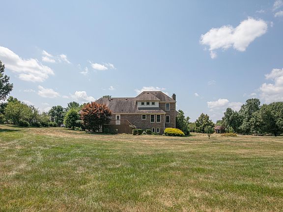 2nd image of 105 Susan Way Dr