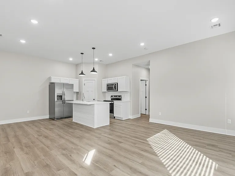 17133 W Lawson Cir — Photo 2