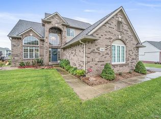 7441 S Village Dr, Clarkston, MI 48346