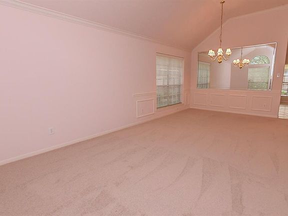 4th image of 1234 Hunter Wood Dr