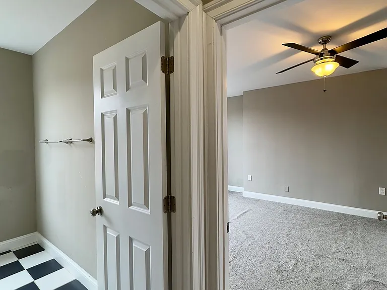 Apartment Units with In-Unit Laundry in Mt Vernon, Baltimore, MD! — Photo 16