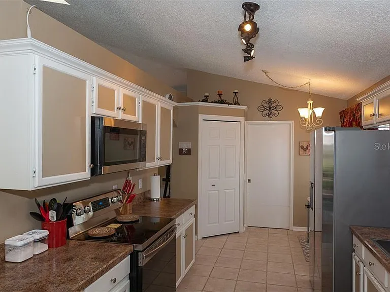 10719 Cherry Oak Cir — Photo 11