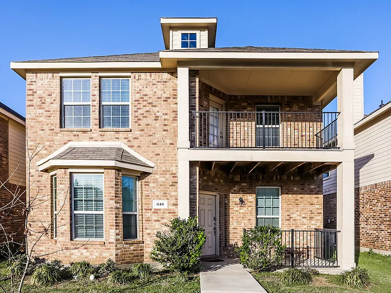 313 Haywood Cir — Photo 1