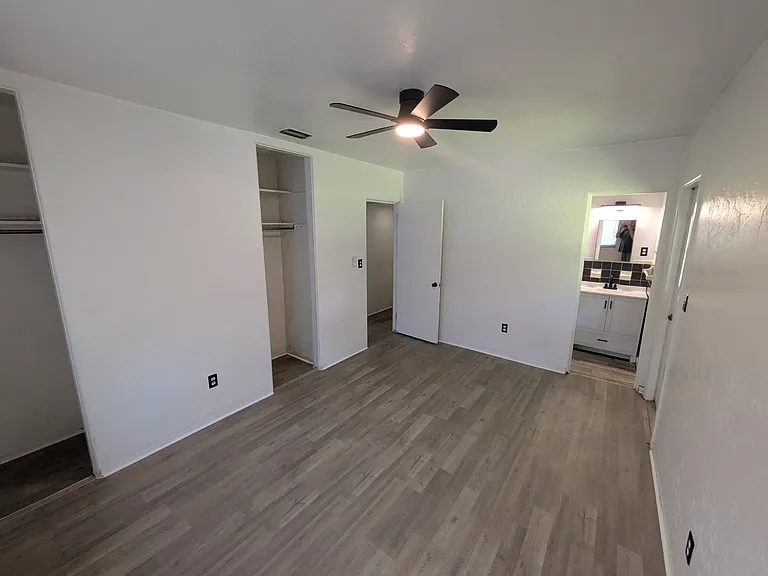 10981 Village Green Ave — Photo 29